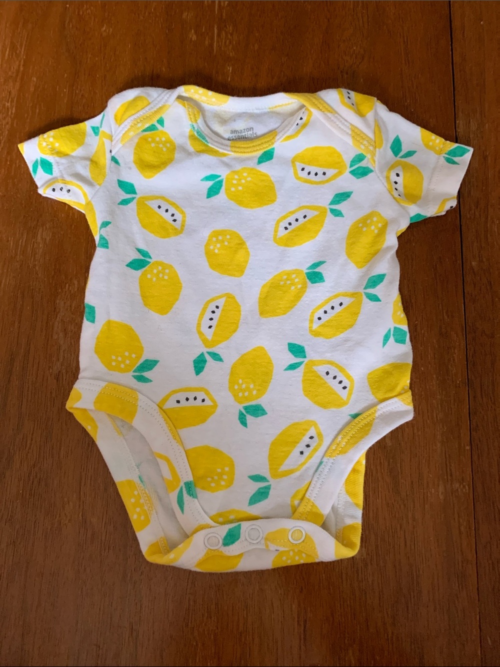 😊FREE😊 Amazon Essentials White Lemon Print Baby One-Piece Bodysuit